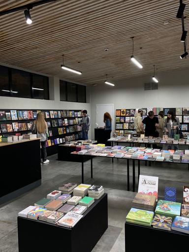 Книжный магазин «Смена» на Черном Озере